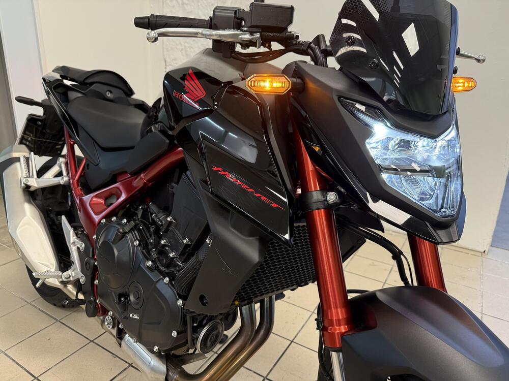 Honda CB 750 Hornet (2023 - 24) (9)