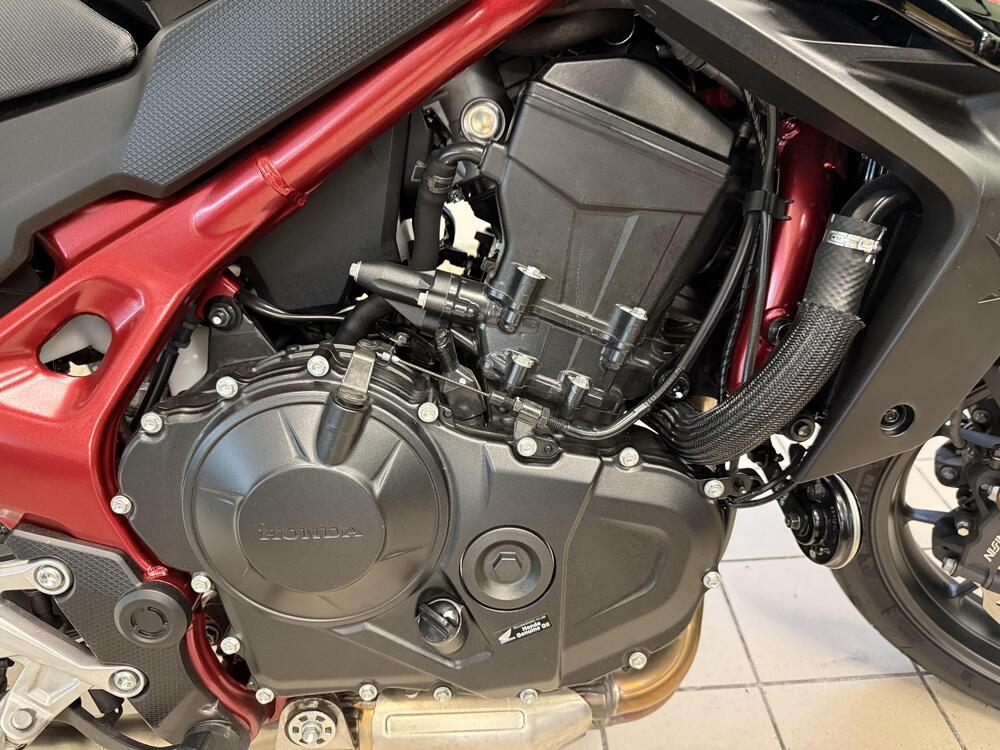 Honda CB 750 Hornet (2023 - 24) (11)