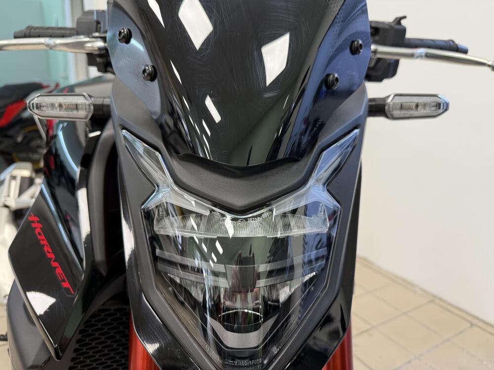 Honda CB 750 Hornet (2023 - 24) (12)