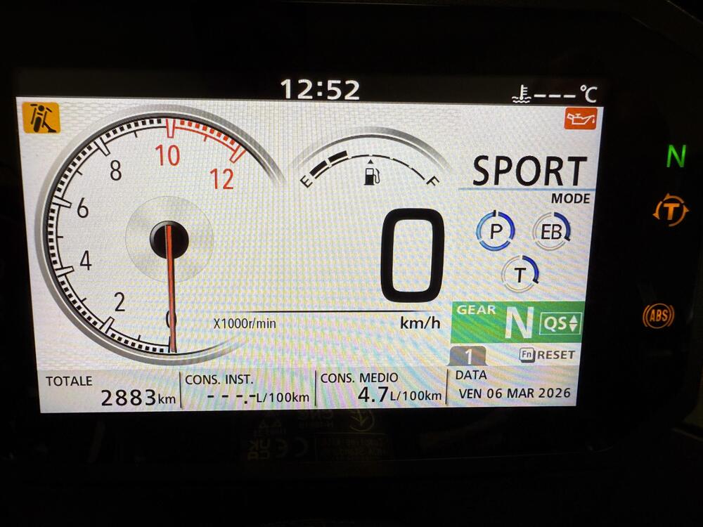 Honda CB 750 Hornet (2023 - 24) (13)