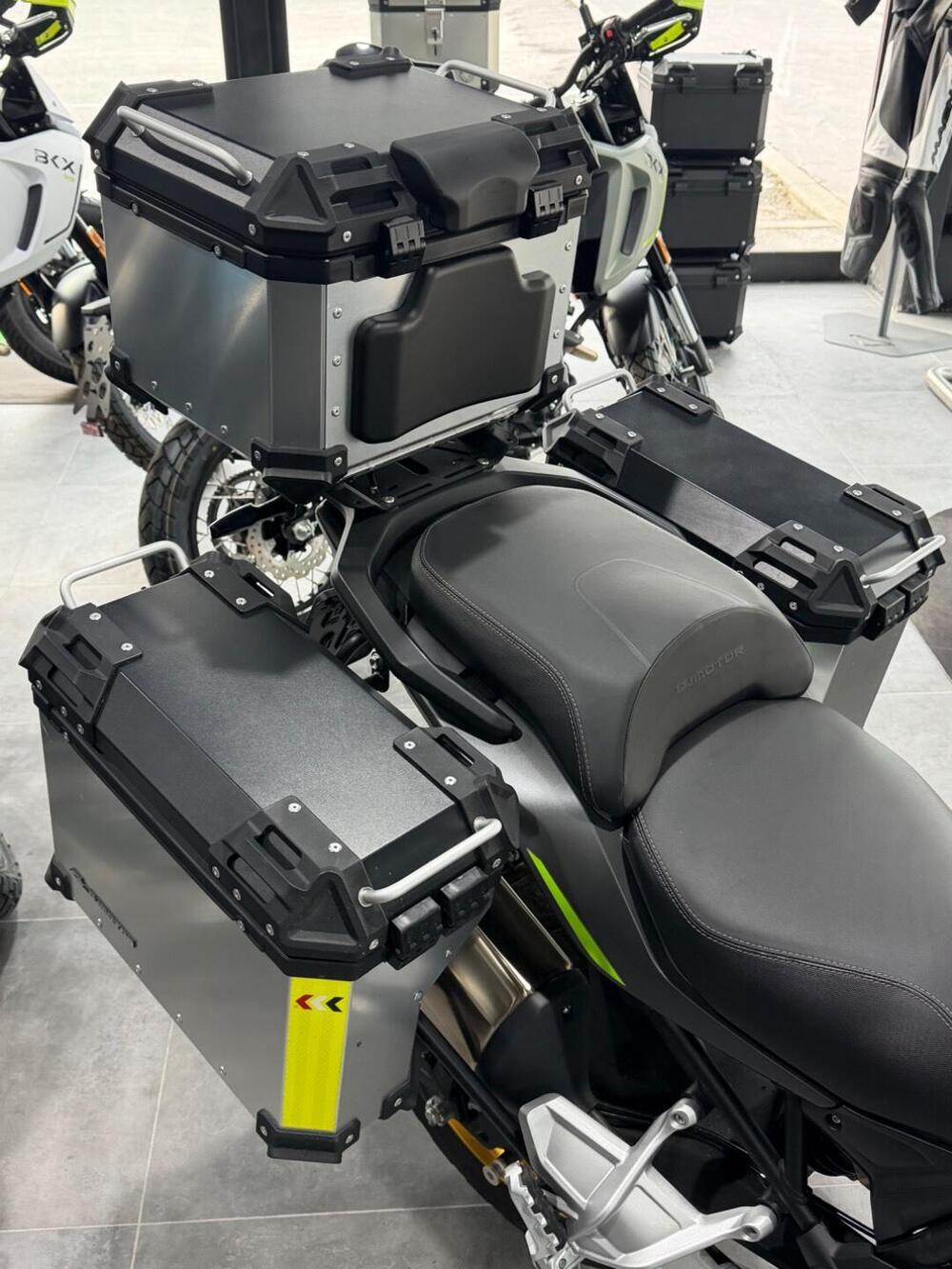 QJ Motor SRT 700 X (2024 - 25) (2)