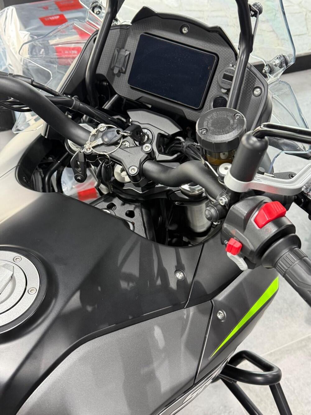 QJ Motor SRT 700 X (2024 - 25) (3)