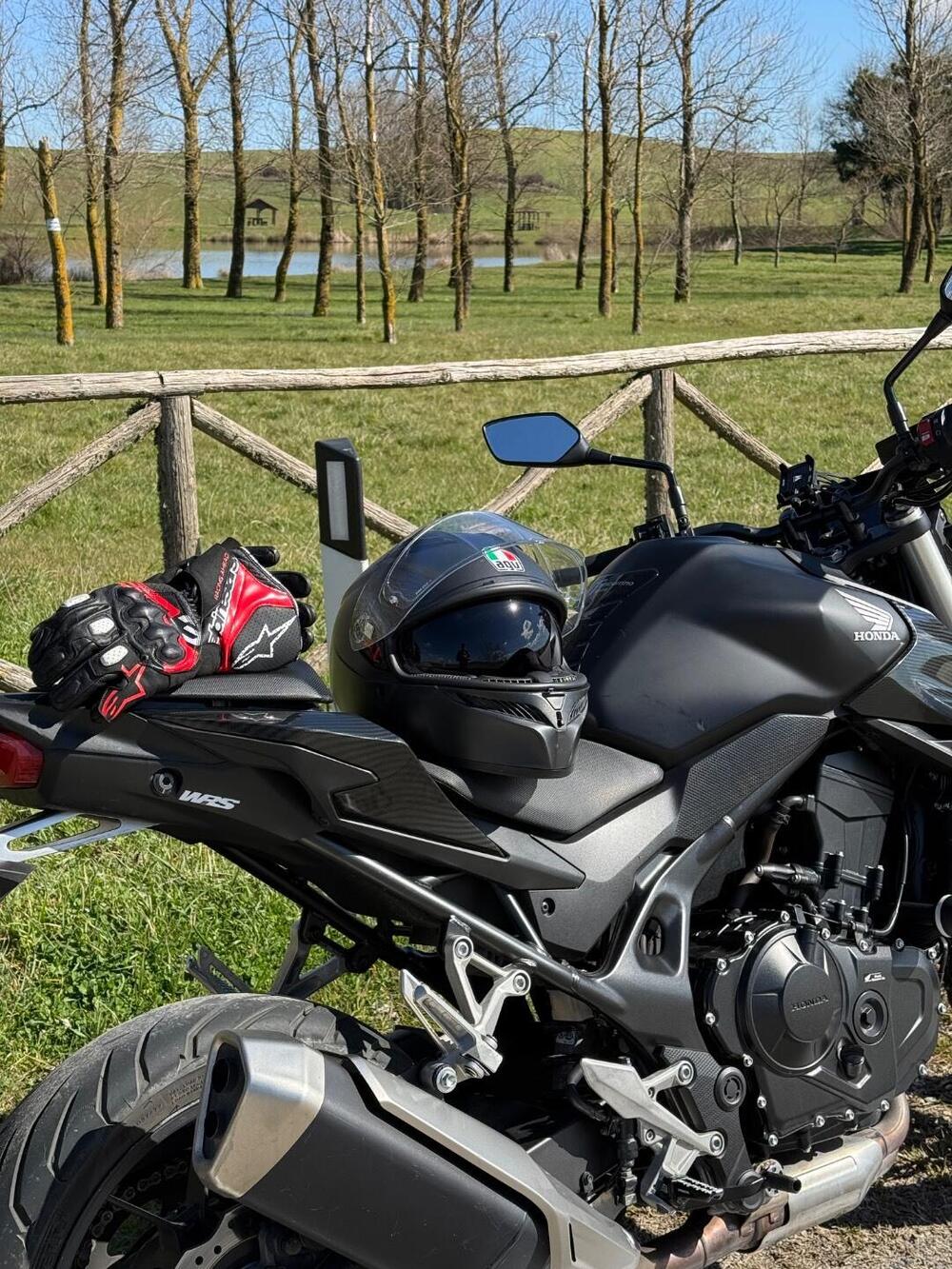 Honda CB 750 Hornet (2023 - 24) (3)