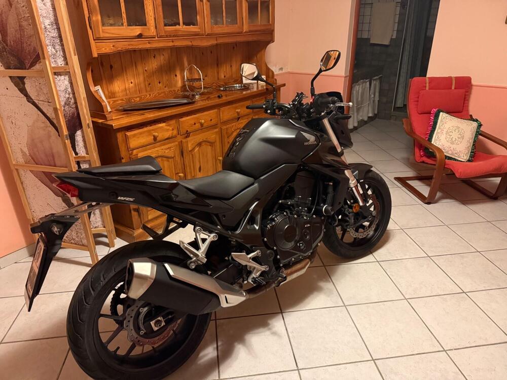 Honda CB 750 Hornet (2023 - 24) (4)