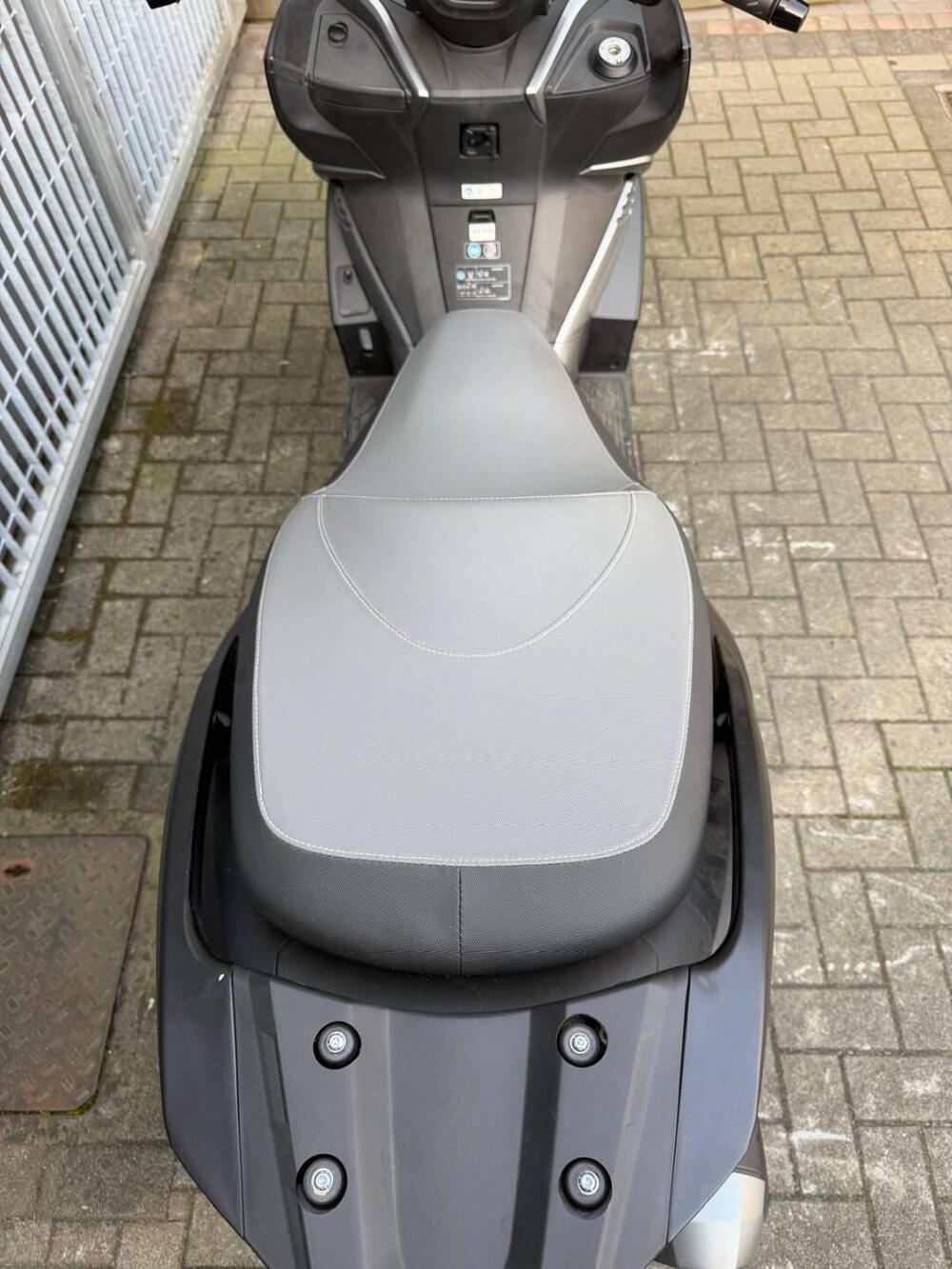 Kawasaki J 300 SE (2017 - 18) (4)