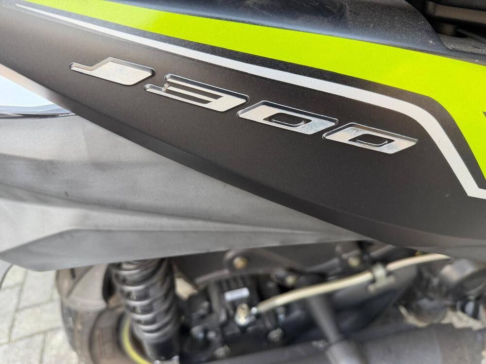 Kawasaki J 300 SE (2017 - 18) (6)