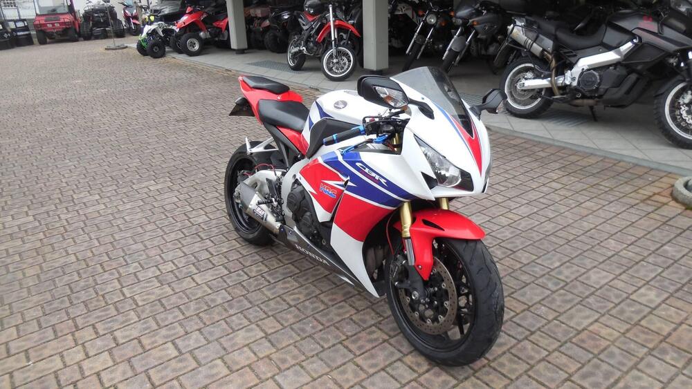 Honda CBR 1000 RR Fireblade (2012 - 16) (3)