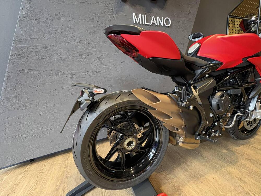 MV Agusta Brutale 800 R (2023 - 25) (3)