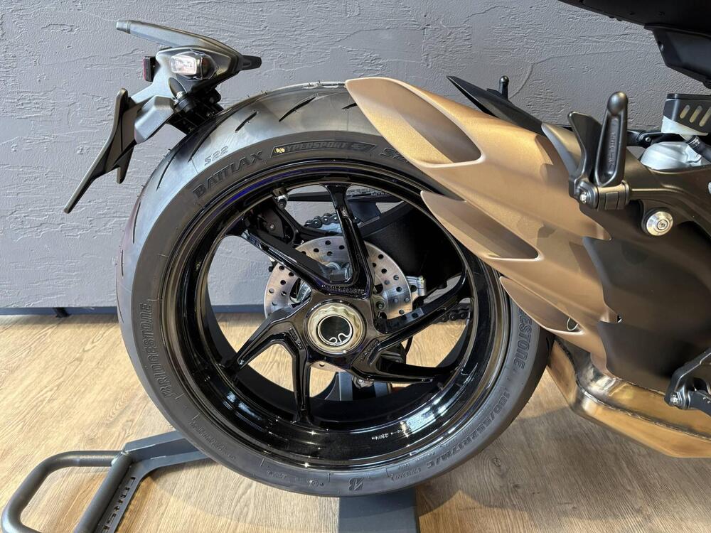 MV Agusta Brutale 800 R (2023 - 25) (10)