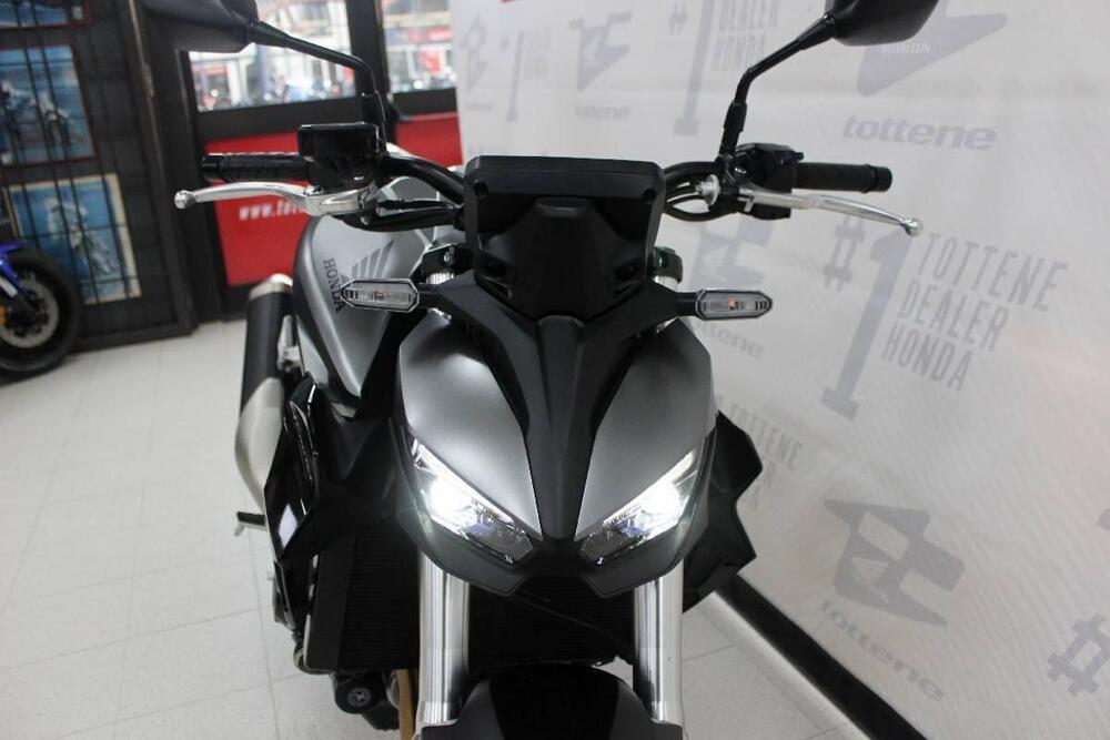 Honda CB 1000 Hornet (2025 - 26) (4)