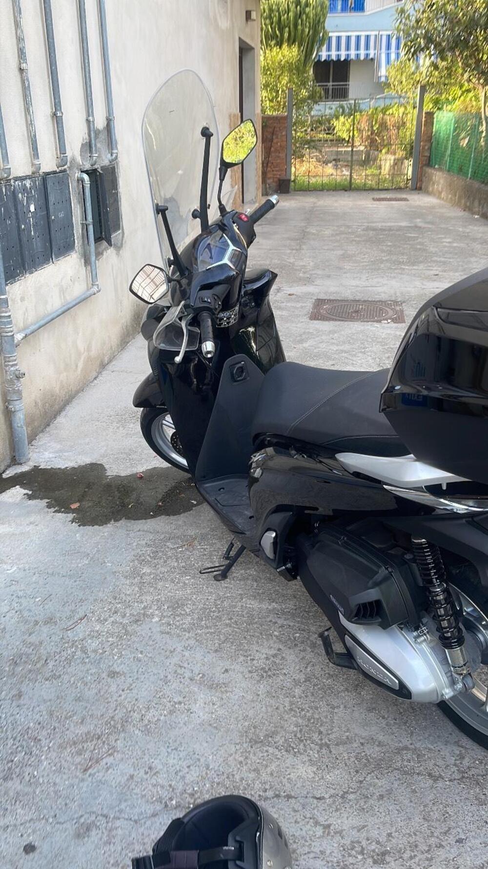 Honda SH 350 (2021 - 24) (2)