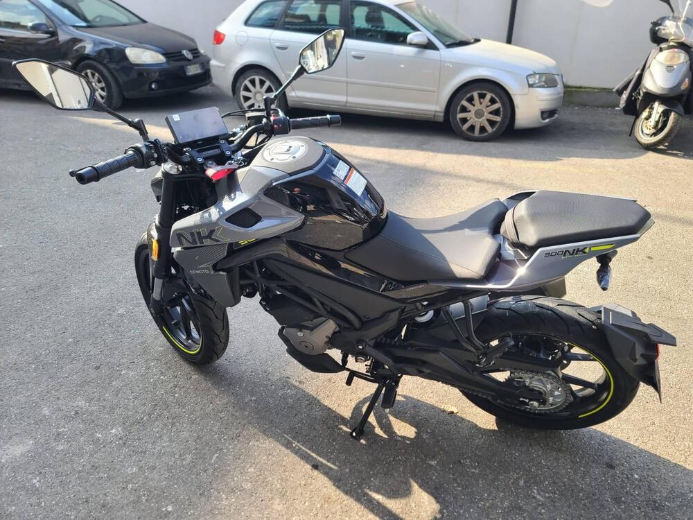 CFMOTO 300NK (2021 - 26) (10)