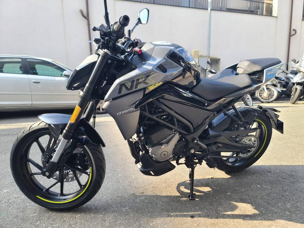 CFMOTO 300NK (2021 - 26) (9)