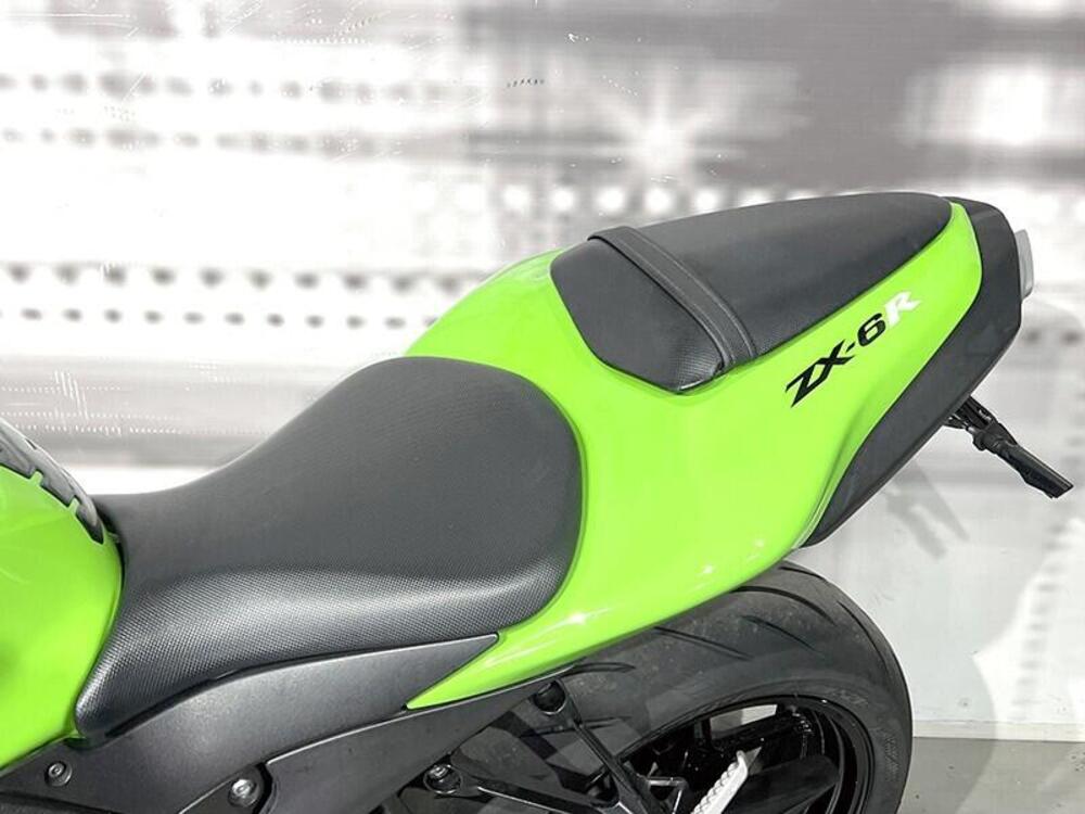 Kawasaki Ninja 600 ZX-6R (2007 - 08) (4)