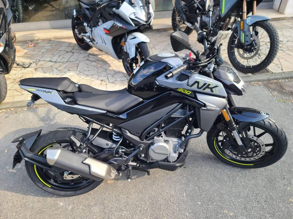 CFMOTO 300NK (2021 - 26) (6)