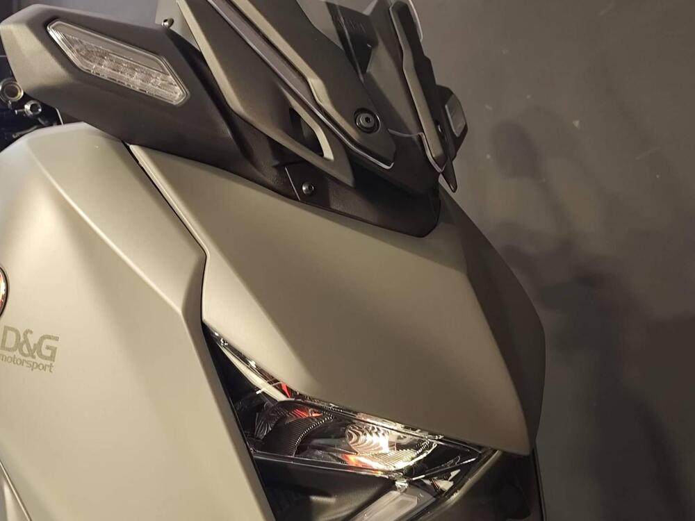 Yamaha X-Max 300 (2025 - 26) (11)