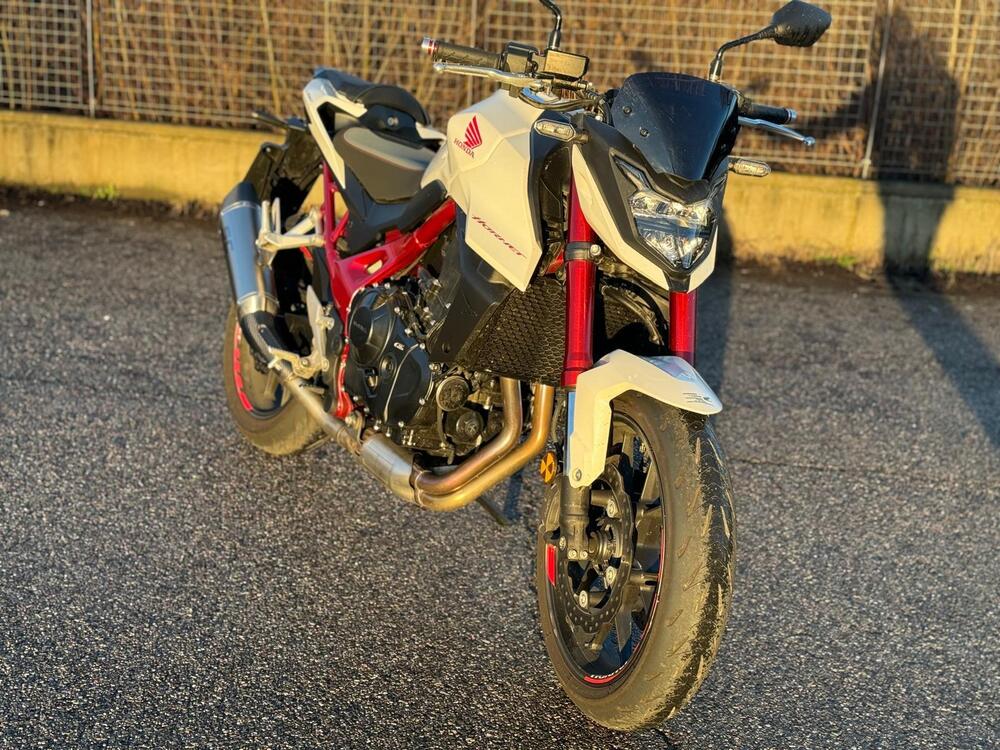 Honda CB 750 Hornet (2023 - 24) (8)