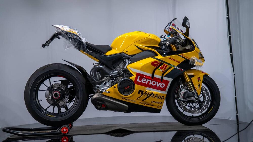 Ducati Panigale V4 Bagnaia 2022 World Champion Replica (2023) (5)