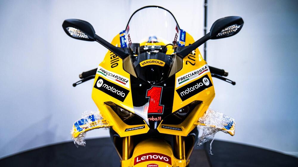 Ducati Panigale V4 Bagnaia 2022 World Champion Replica (2023) (12)