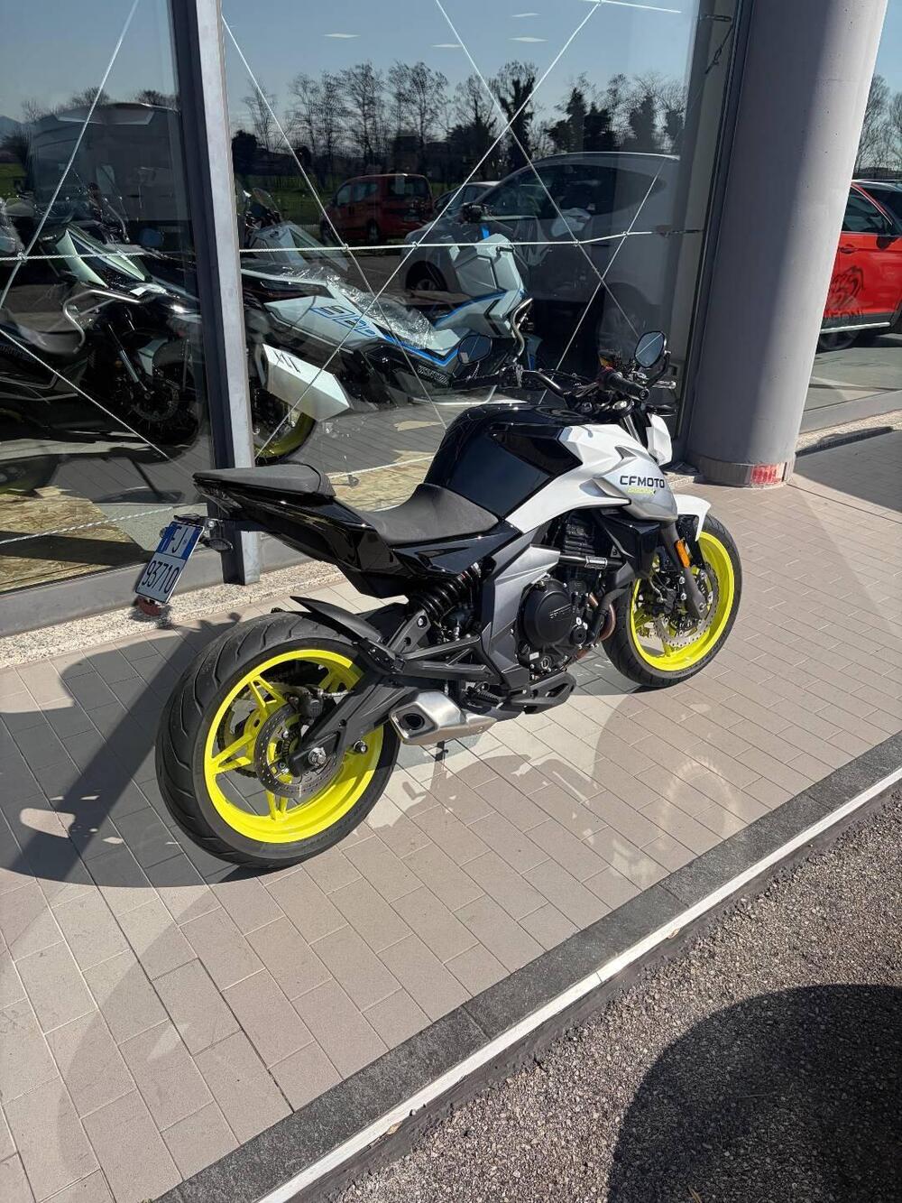 CFMOTO 650NK (2021 - 24) (4)