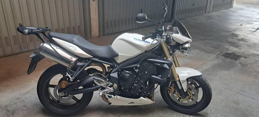 Triumph Street Triple (2007 - 12) (2)