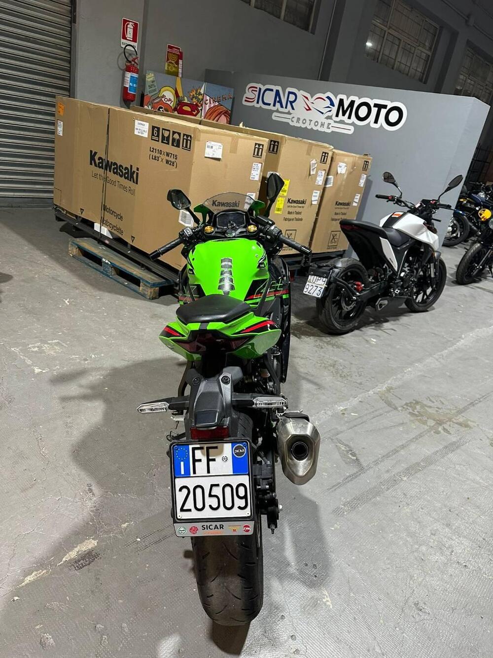 Kawasaki Ninja 400 Performance (2023) (3)