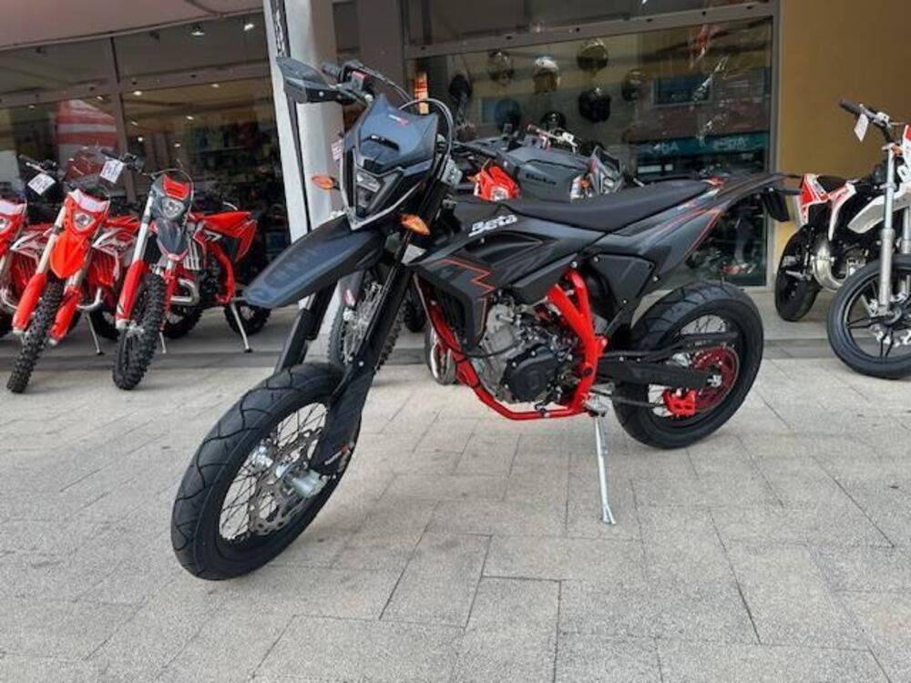 Betamotor RR 125 4T Motard R (2025 - 26) (2)