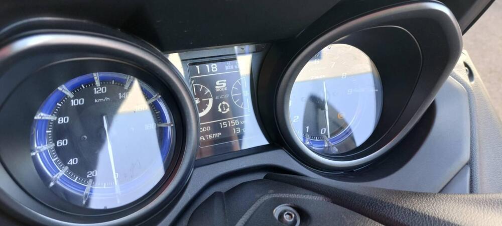 Yamaha T-Max 560 Tech Max (2021) (4)