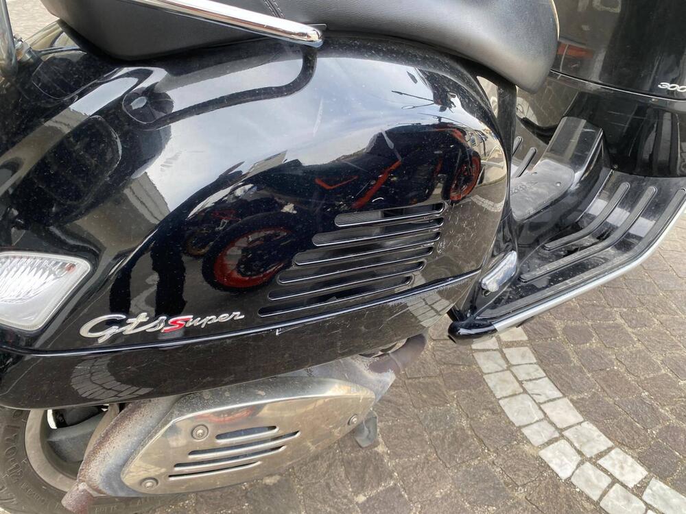 Vespa GTS 300 Super (2017 - 18) (6)