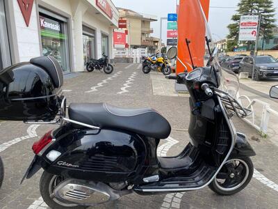 Vespa GTS 300 Super (2017 - 18) usata