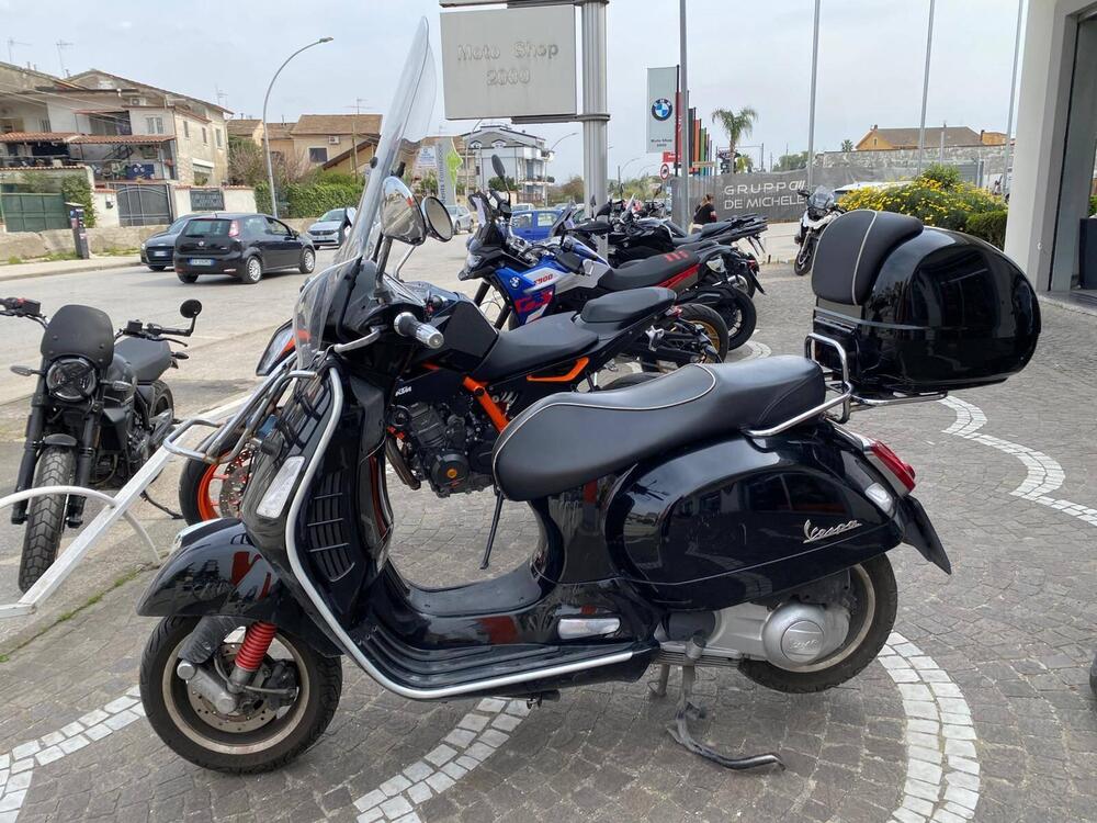 Vespa GTS 300 Super (2017 - 18) (2)