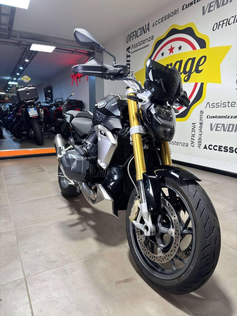 Bmw R 1250 R (2021 - 25) (2)