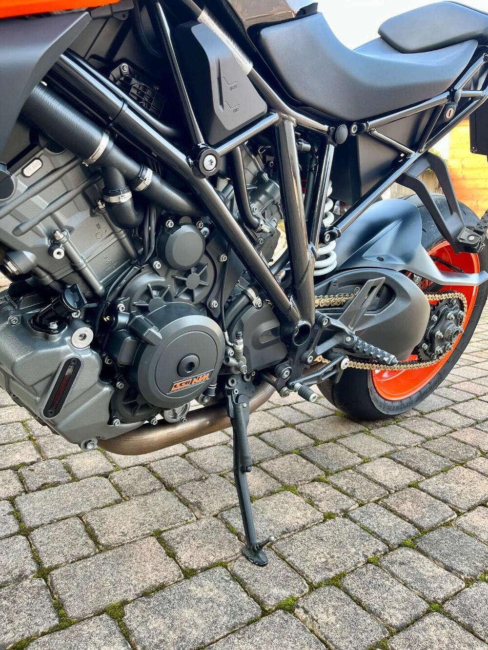 KTM 1290 Super Duke R (2019) (3)