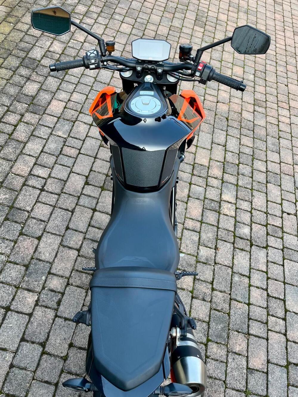 KTM 1290 Super Duke R (2019) (6)