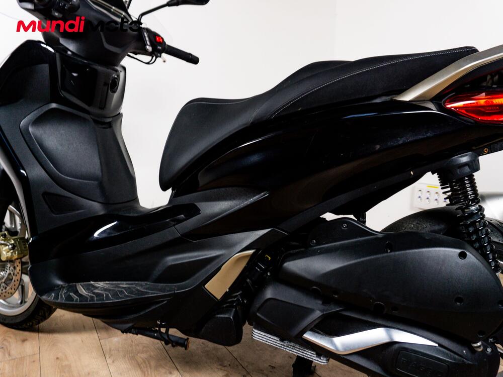 Piaggio Beverly 300 Hpe (2021) (10)