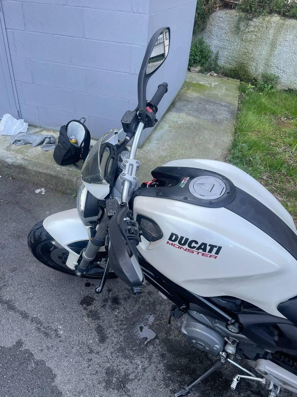 Ducati Monster 696 (2008 - 13) (4)