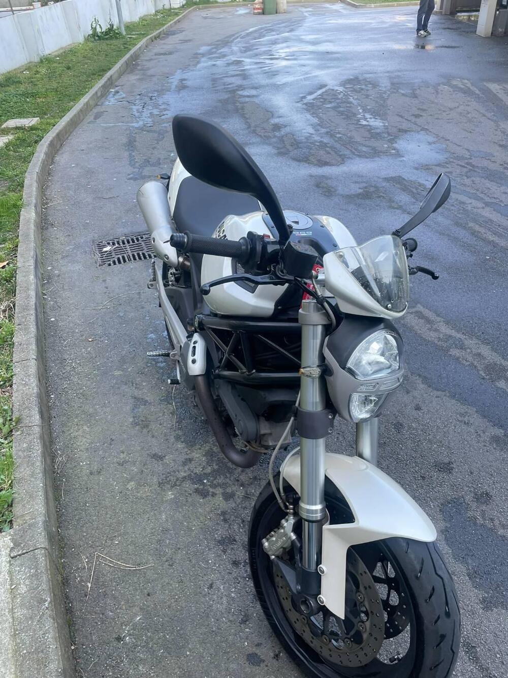 Ducati Monster 696 (2008 - 13) (8)