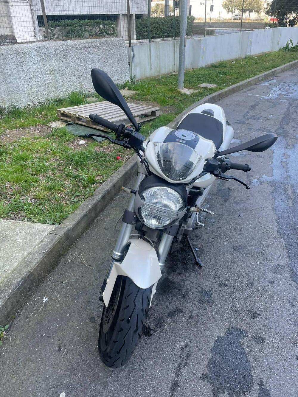 Ducati Monster 696 (2008 - 13) (9)