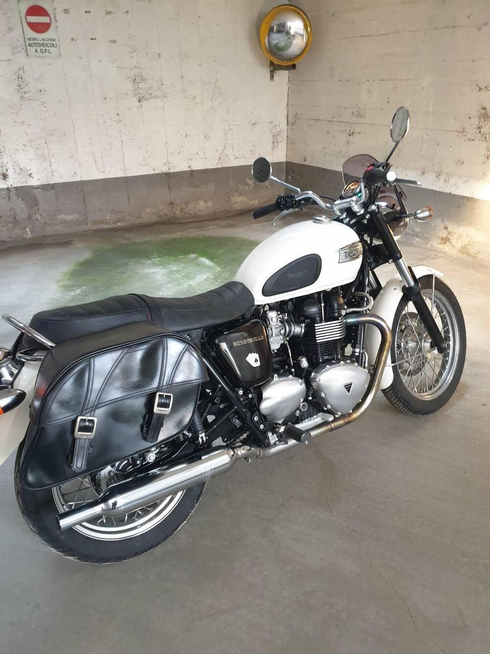 Triumph Bonneville (2007 - 16)