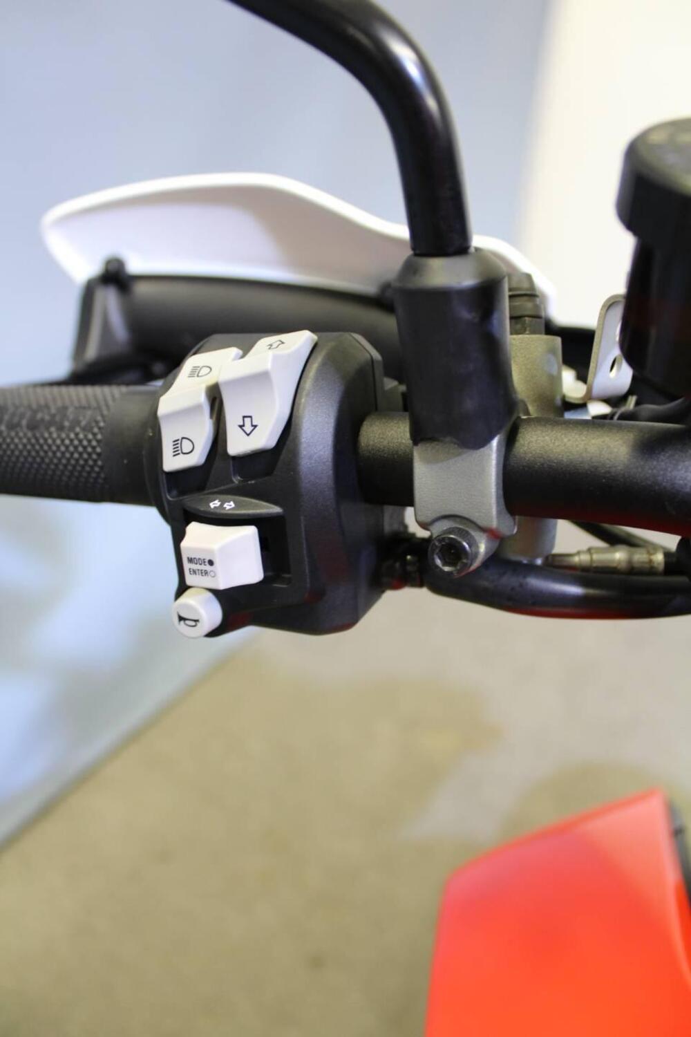 Ducati Hypermotard 950 SP (2022 - 25) (11)