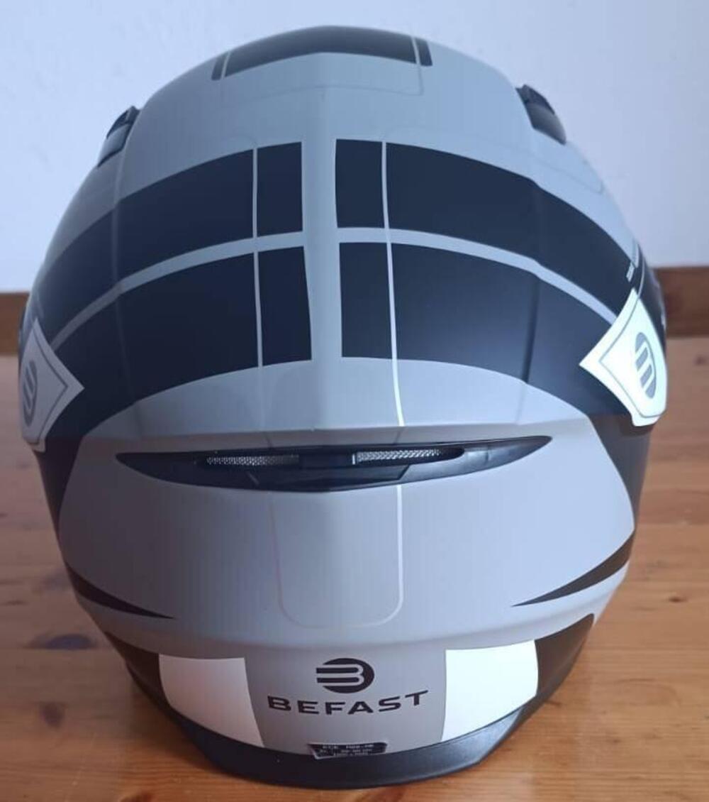 Vendo casco integrale moto BEFAST Ventus (2)