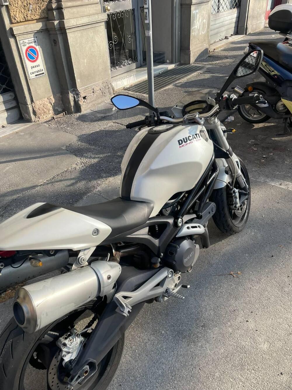 Ducati Monster 696 (2008 - 13) (11)