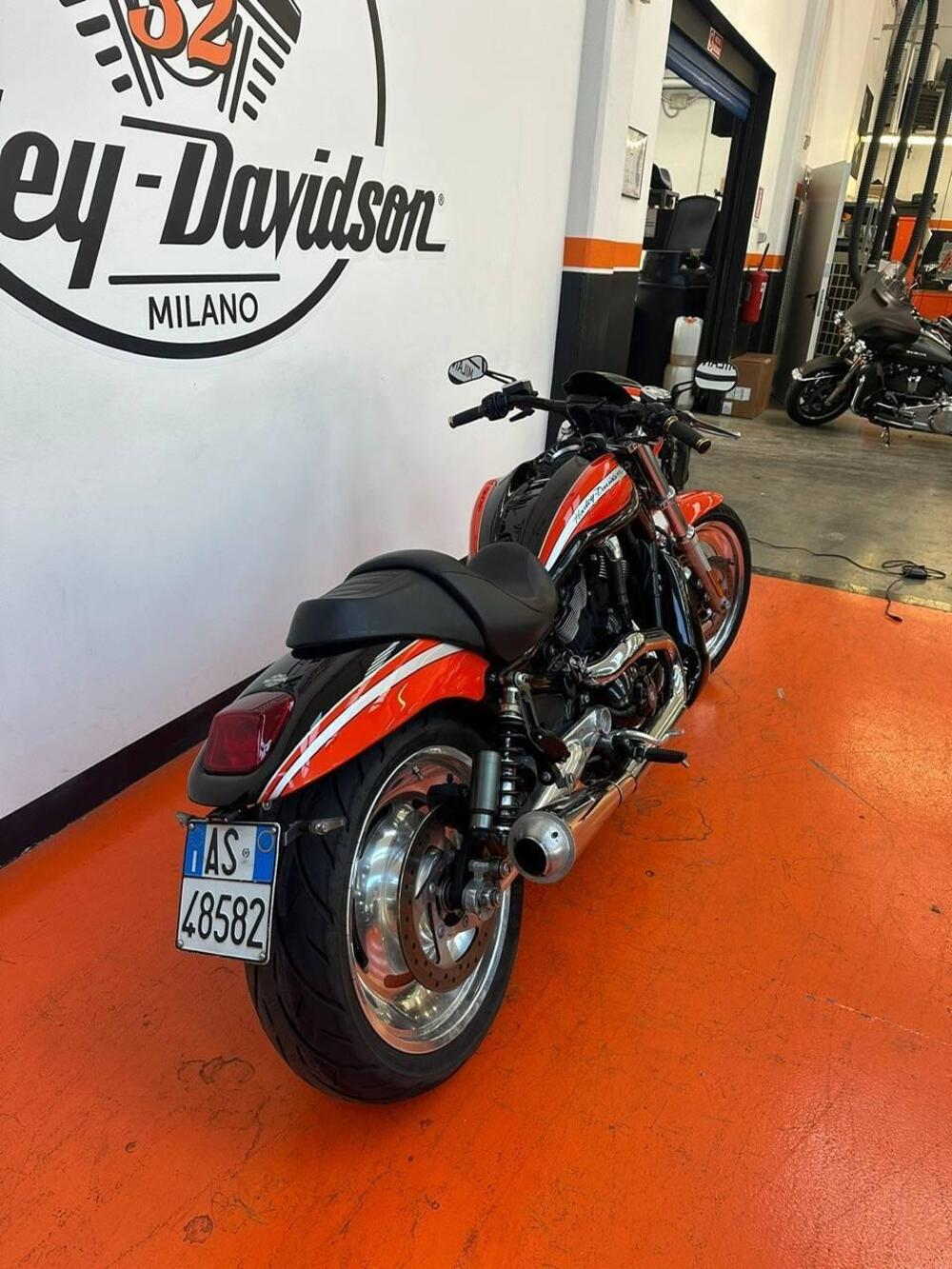 Harley-Davidson 1130 Night Rod (2006 - 07) - VRSCD (3)