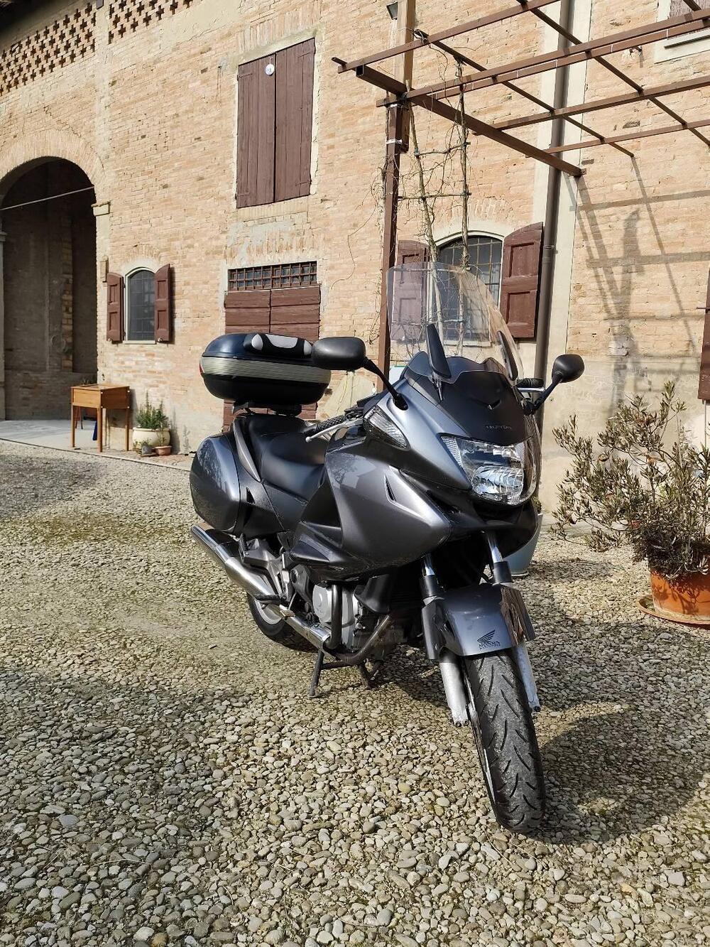 Honda Deauville 700  (2)