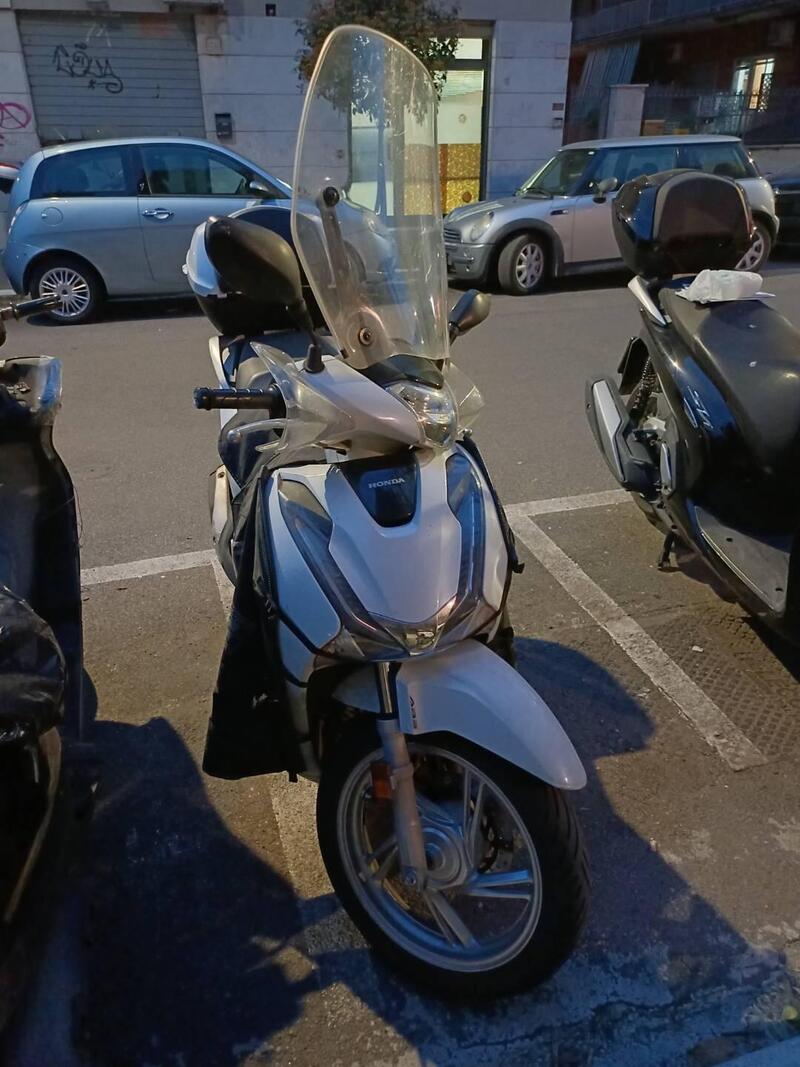 Honda SH 150i (2017 - 19) (2)