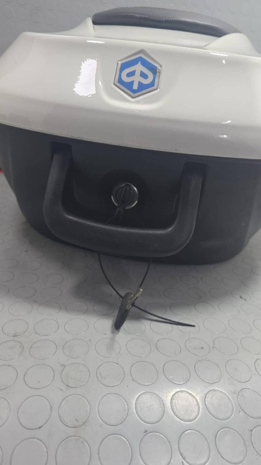 Bauletto Piaggio Beverly 300/350 (5)