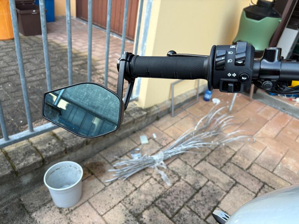 Yamaha XSR 700 XTribute (2022 - 24) (8)