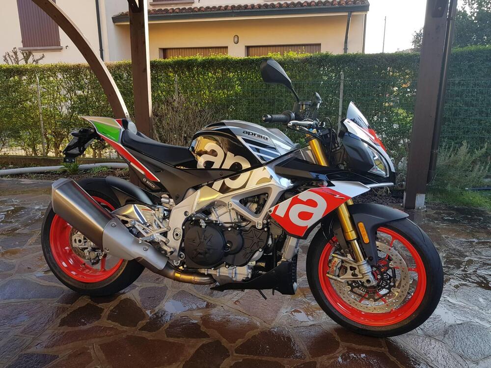 Aprilia Tuono V4 Factory (2017 - 18) (5)