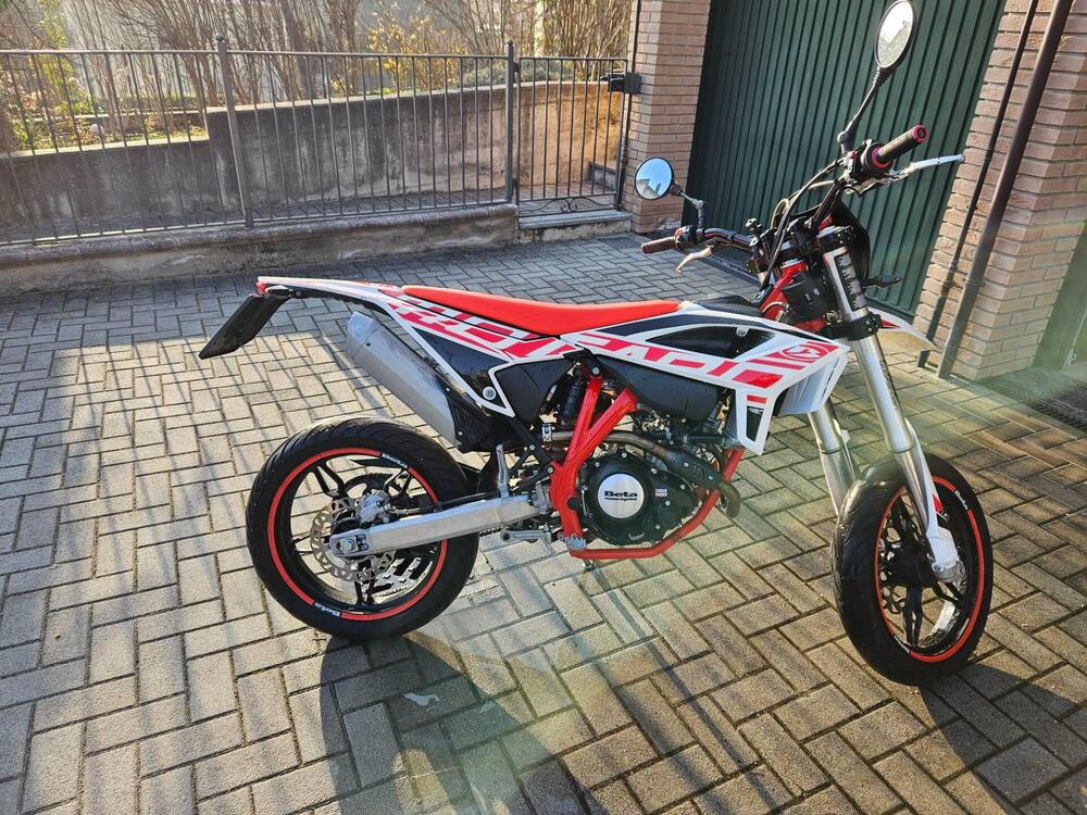 Betamotor RR 125 4T Motard LC (2021 - 23) (4)