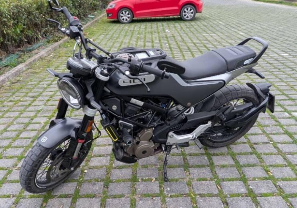 Husqvarna Svartpilen 401 (2021 - 23) (2)